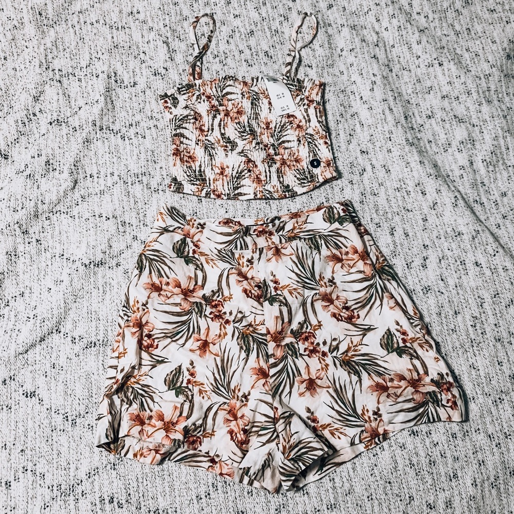 Abercrombie shorts and crop set